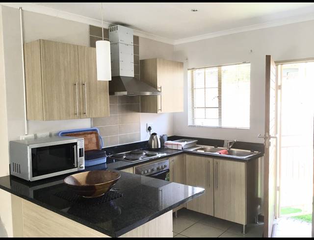 2 BEDROOM TOWNHOUSE FOR SALE IN MOOIKLOOF RIDGE